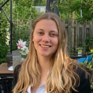 Ayla van der Tak